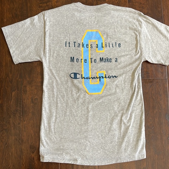 Bundle of 2 short sleeve Champion T-shirts 🤩 - Picture 4 of 7